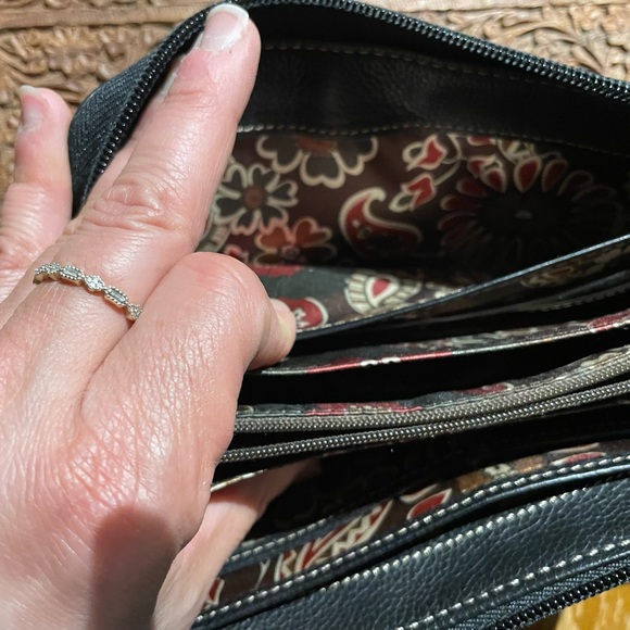 Leather wallet with floral satin lining - Picture 5 of 10